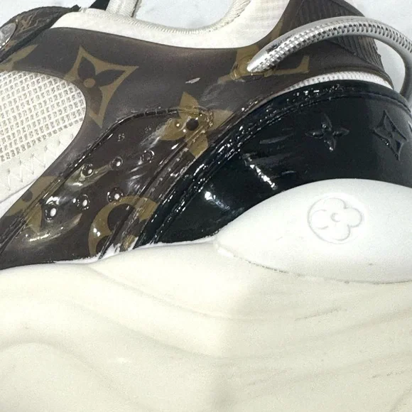 Authentic Louis Vuitton Women’s  Run 55 Trainers Sneakers - size 6.5 US - Picture 9 of 15